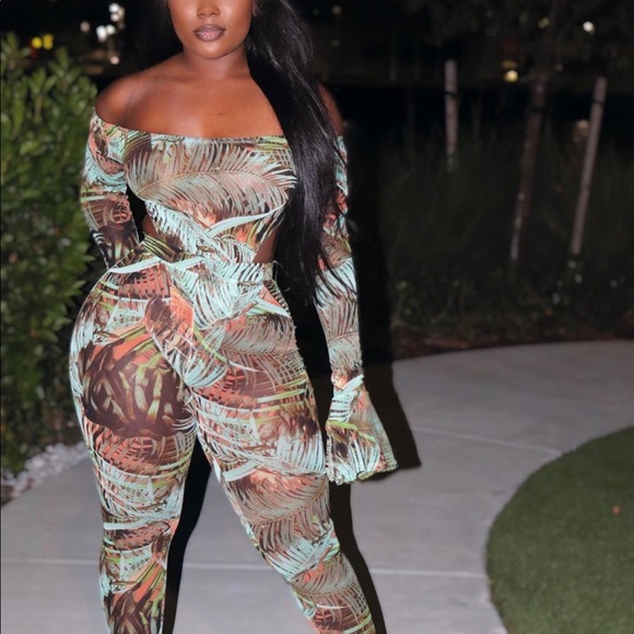 Spring In Miami Two Piece Outfit - Picture 2 of 5